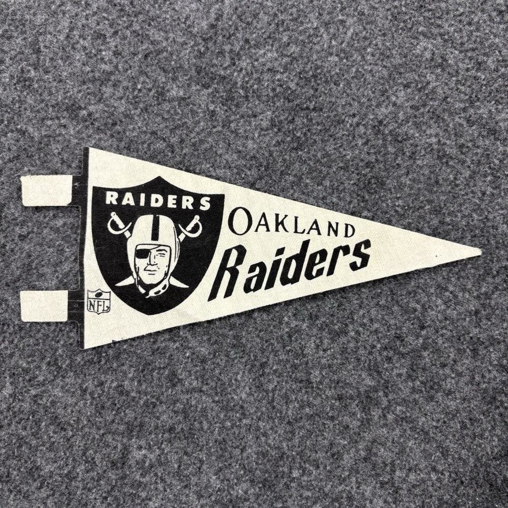 Vintage Oakland Raiders Mini Pennant 7” NFL Football